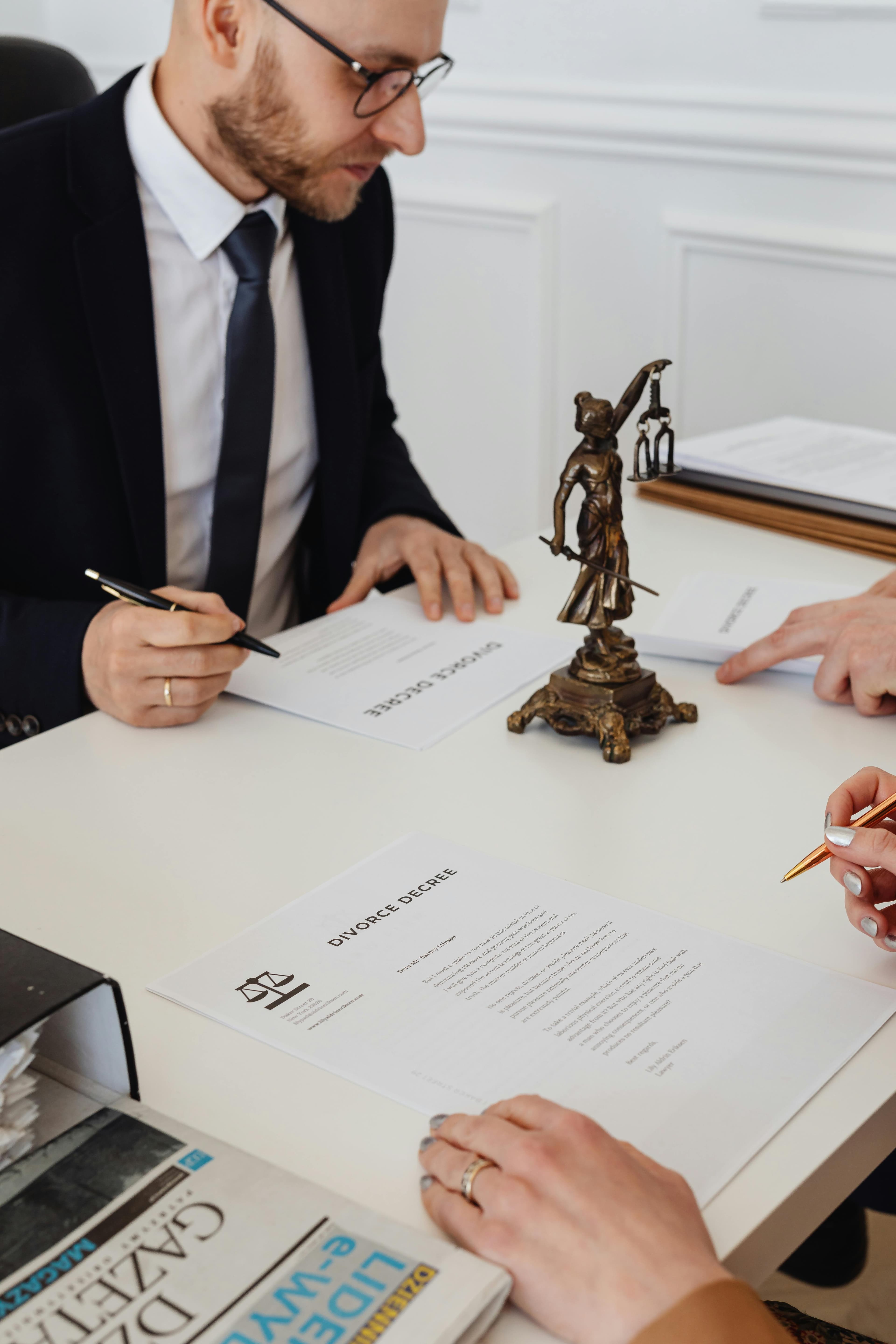 Revisión profesional de contrato de arras entre profesional y cliente