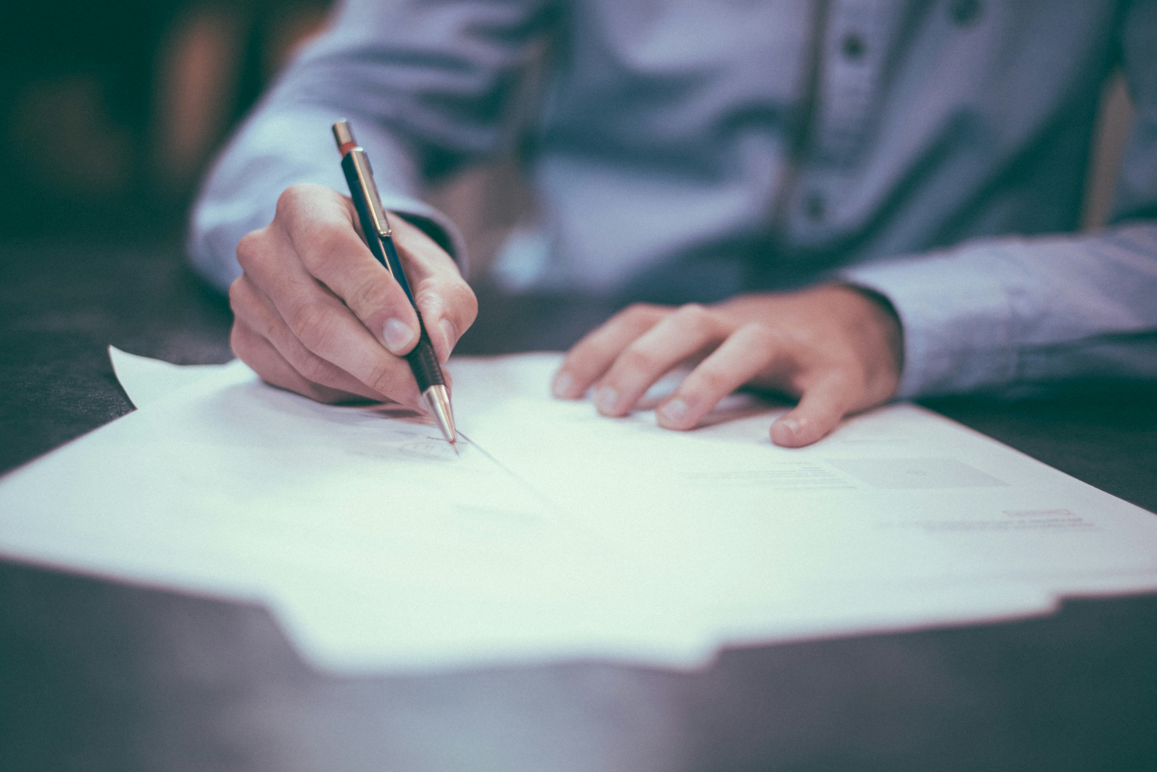 Revisión de contratos inmobiliarios
